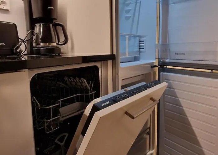 Silent With Balcony 公寓